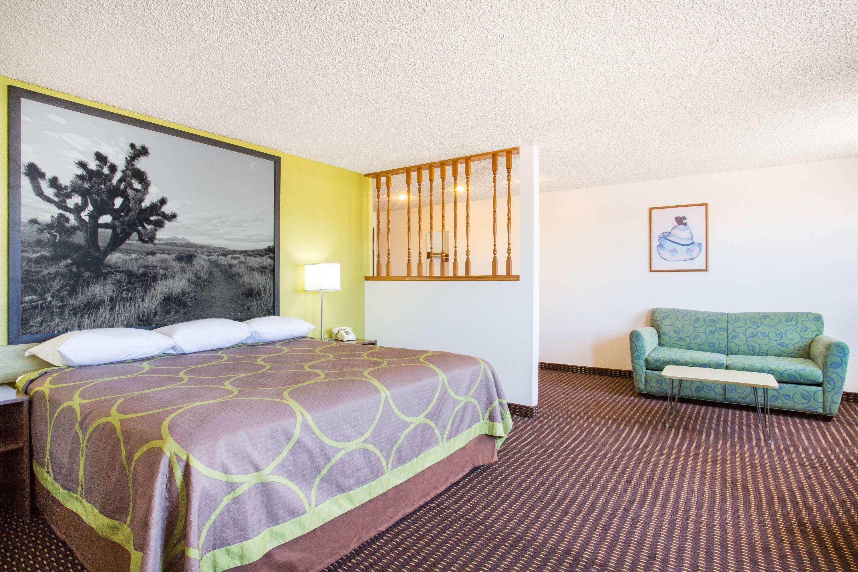 Super 8 By Wyndham Kingman Hotel Ngoại thất bức ảnh