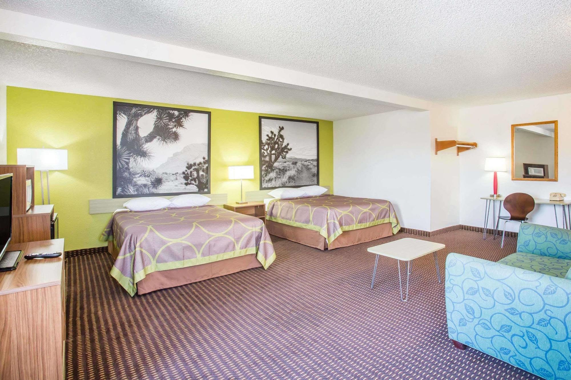 Super 8 By Wyndham Kingman Hotel Ngoại thất bức ảnh
